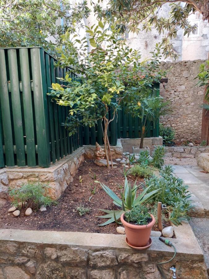 Rooms Mario Cres Εξωτερικό φωτογραφία